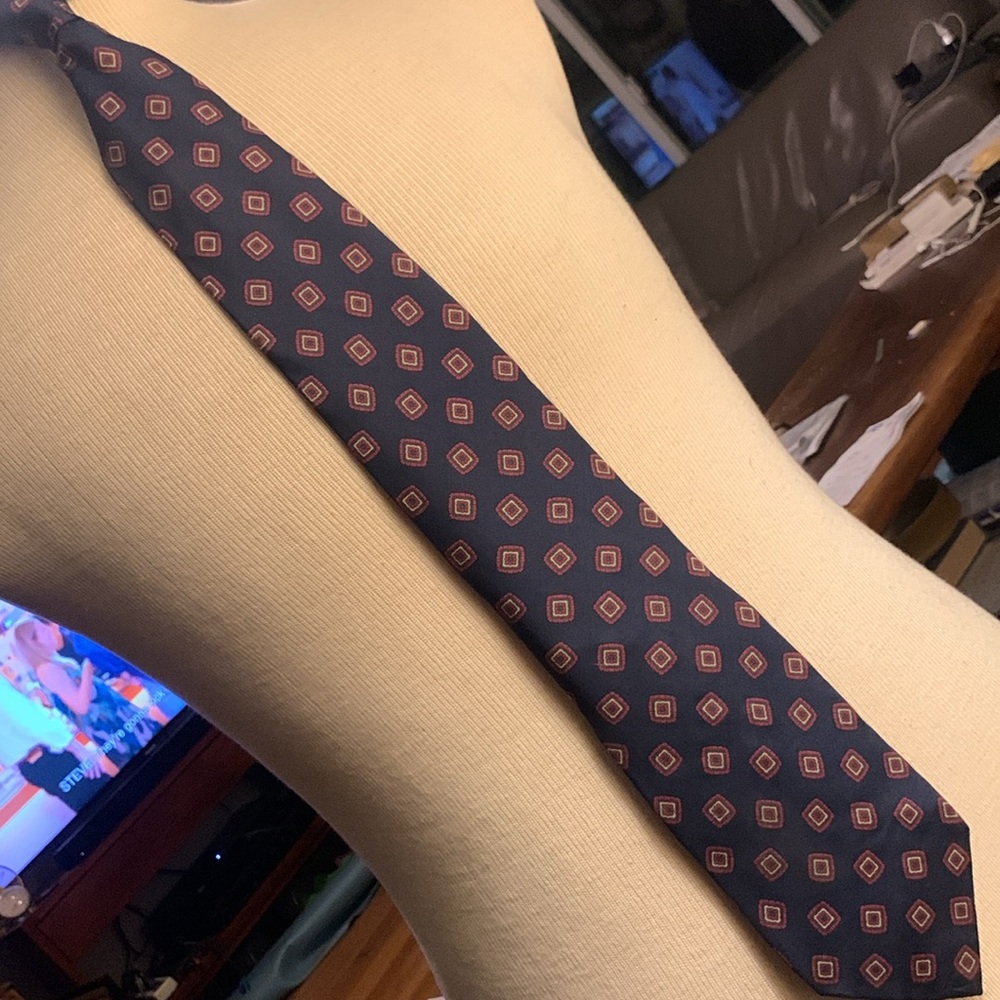 HARVARD COOP CAMBRIDGE BOSTON RIVETZ OF BOSTON SILK FOULARD VINTAGE NECKTIE - Picture 5 of 13